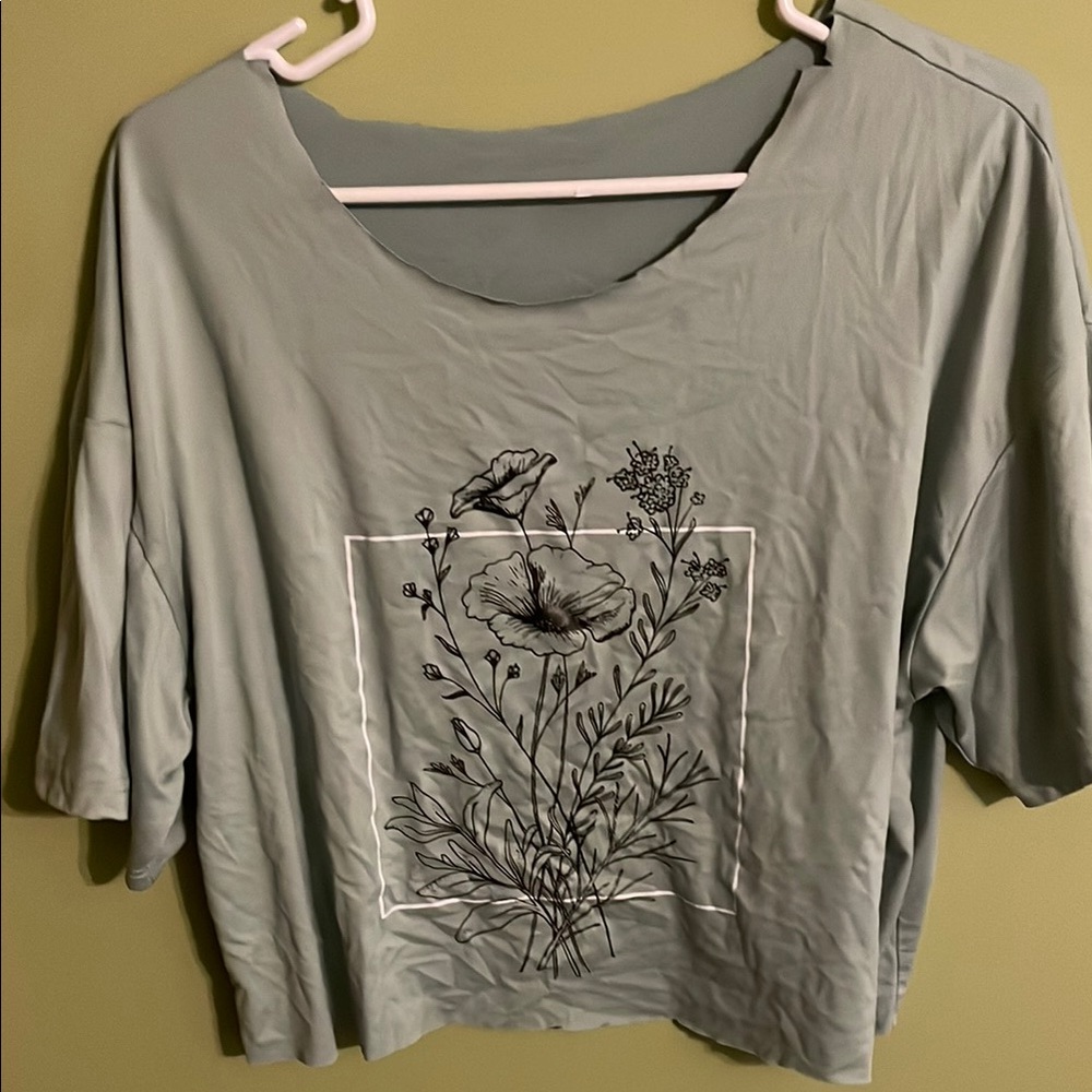 Floral Graphic Women's Top - Green